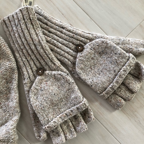 NWT Set of Pom Pom Beanie & Gloves from Madewell - Picture 2 of 3